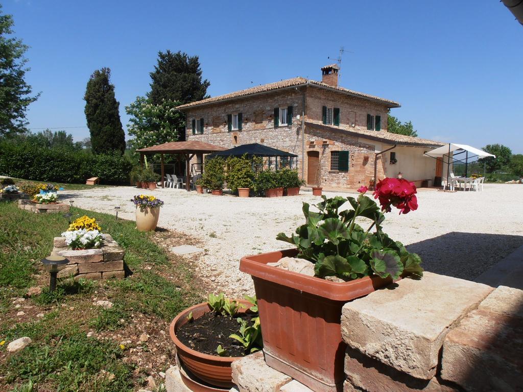 Agriturismo Rustichino Villa Giano dell'Umbria ภายนอก รูปภาพ